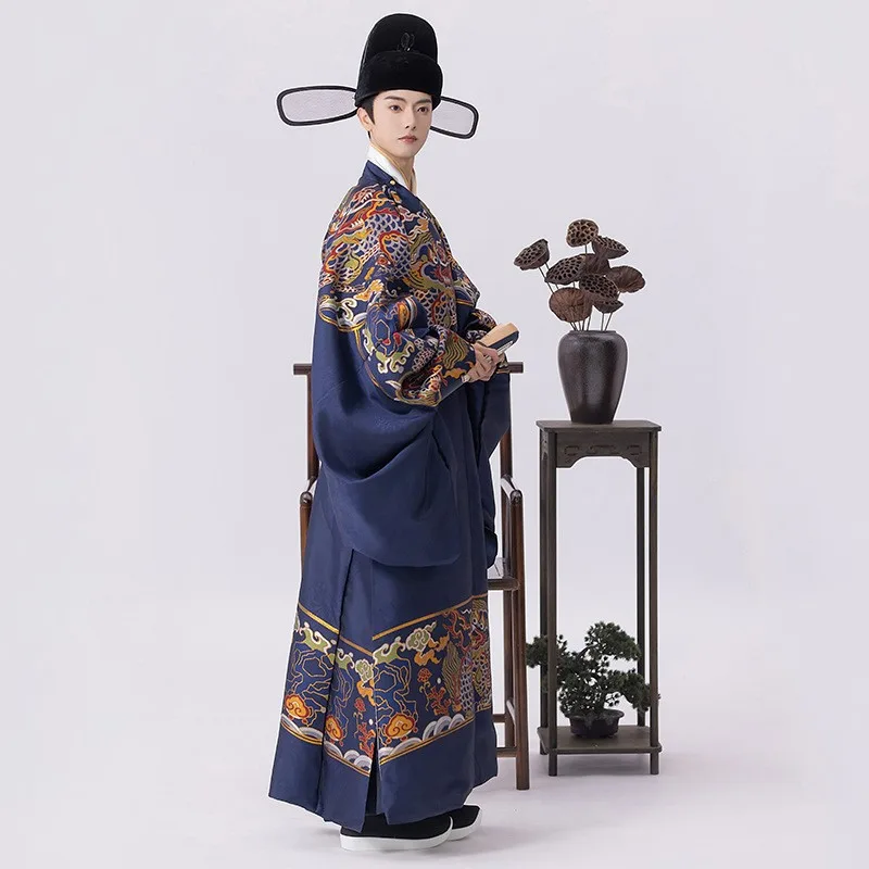 Qita · seated
